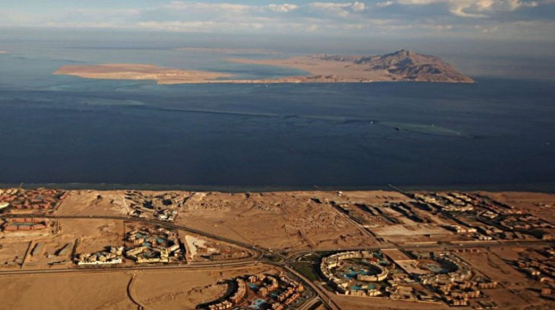 أكسيوس: الدعم العسكري الأمريكي لمصر يؤخر نقل جزيرتيْ تيران وصنافير للسعودية